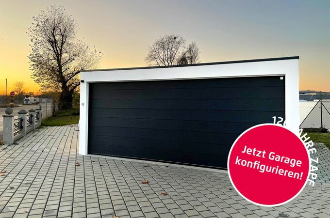 Fertiggarage mit Platz für zwei Autos bei einem Garagentor